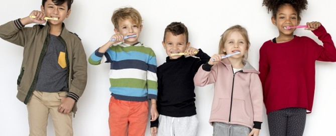 Kids brushing teeth